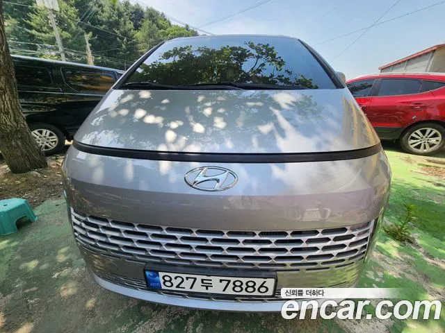 Hyundai Staria