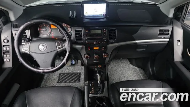 KG Mobility Korando — интерьер
