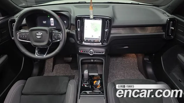 Volvo XC40 — интерьер