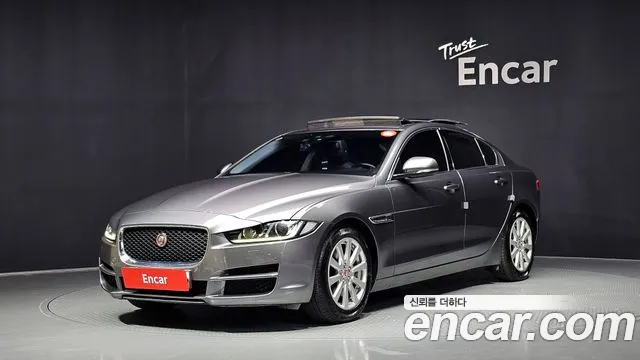 Jaguar XE