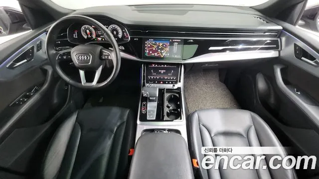 Audi Q8 — интерьер