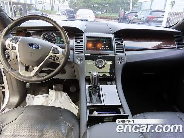 Ford Taurus — интерьер