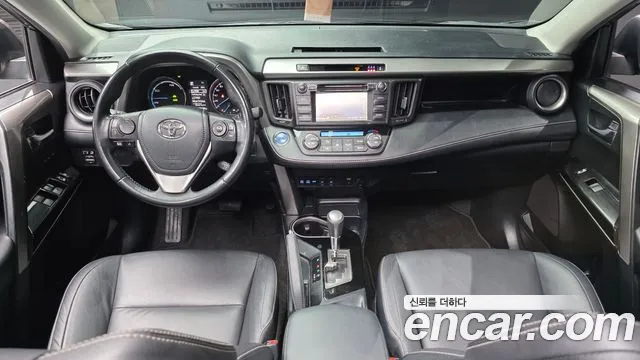 Toyota RAV4 — интерьер