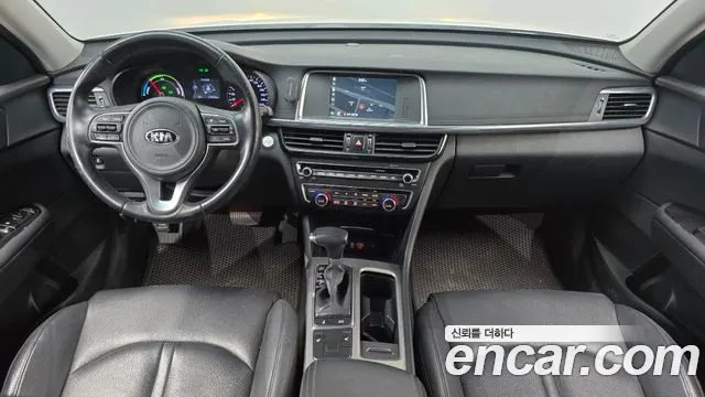 Kia K5 — интерьер