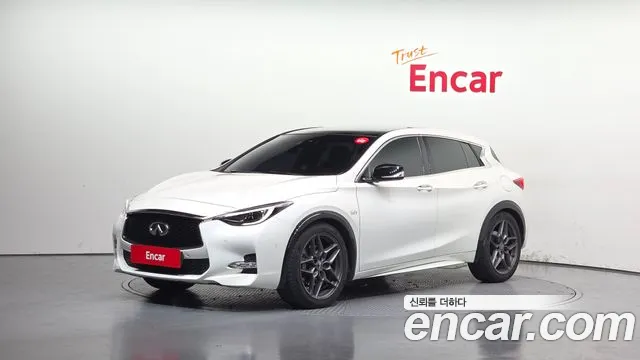 Infiniti Q30