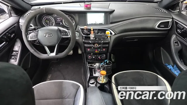 Infiniti Q30 — интерьер