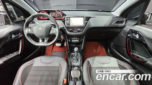 Peugeot 2008 — интерьер