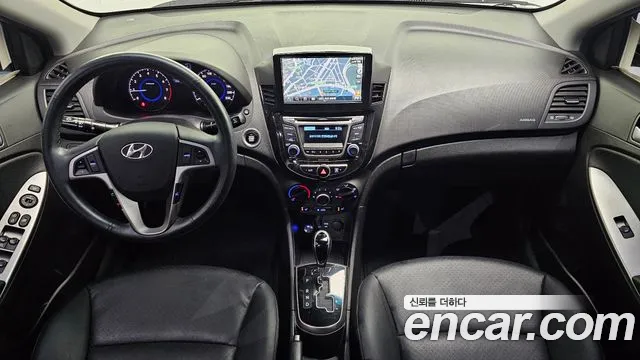 Hyundai Accent — интерьер