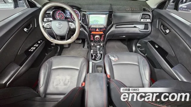 KG Mobility Tivoli — интерьер