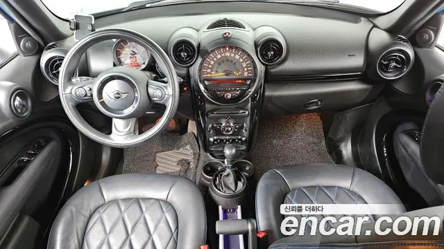 MINI Countryman — интерьер