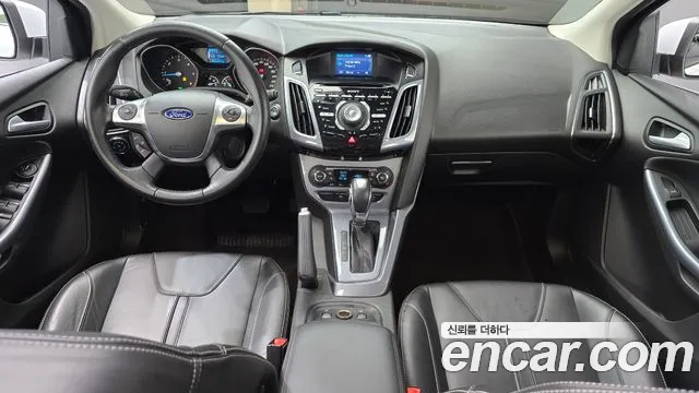 Ford Focus — интерьер