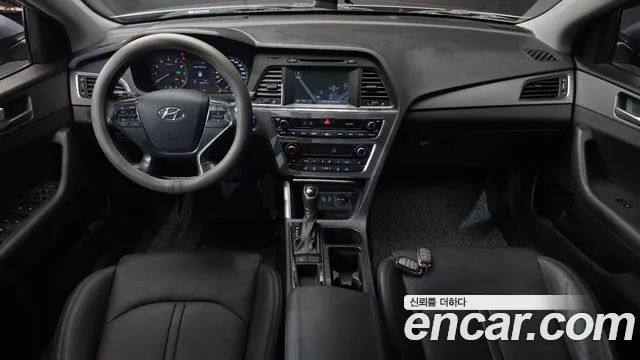 Hyundai Sonata — интерьер