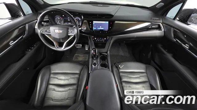 Cadillac XT6 — интерьер