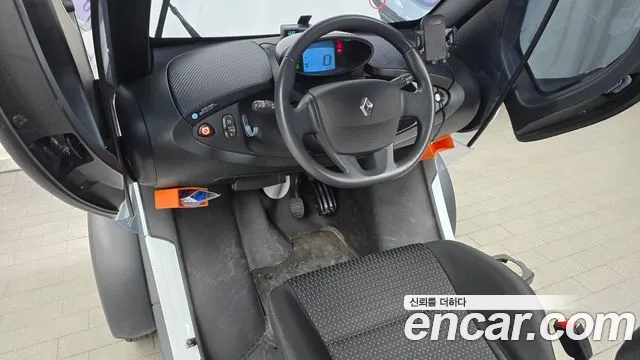 Renault Korea Twizy — интерьер
