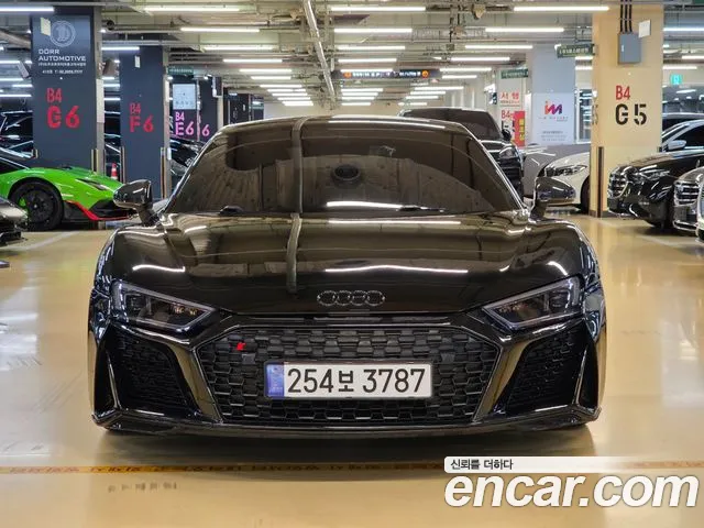 Audi R8
