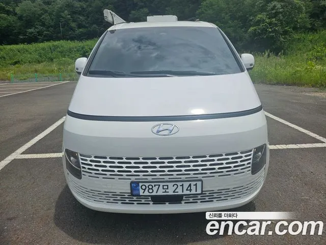 Hyundai Staria
