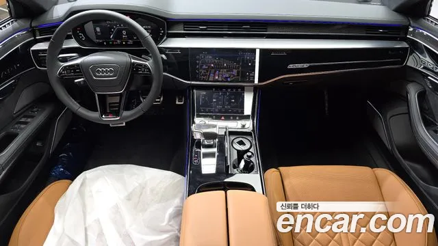 Audi S8 — интерьер