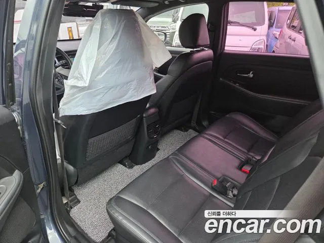 Kia Carens — интерьер