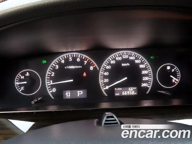 Renault Korea SM7 — интерьер