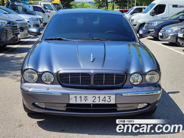 Jaguar XJ-8