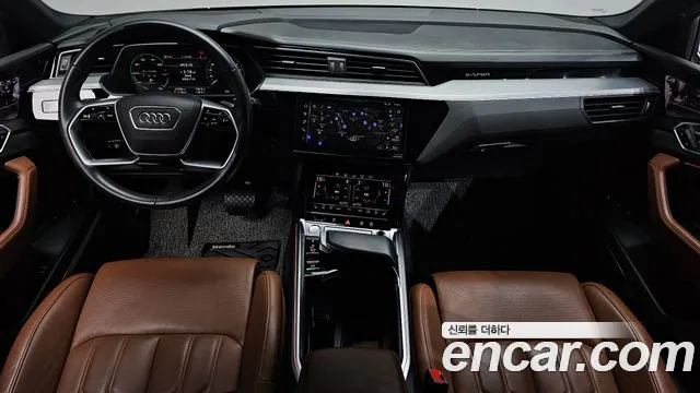 Audi e-tron — интерьер