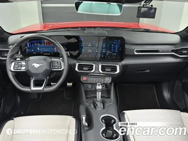 Ford Mustang — интерьер
