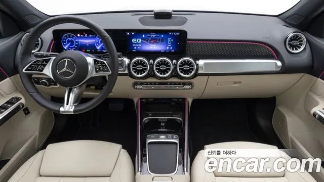 Mercedes-Benz EQB — интерьер