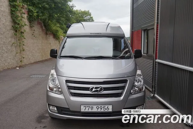 Hyundai Starex