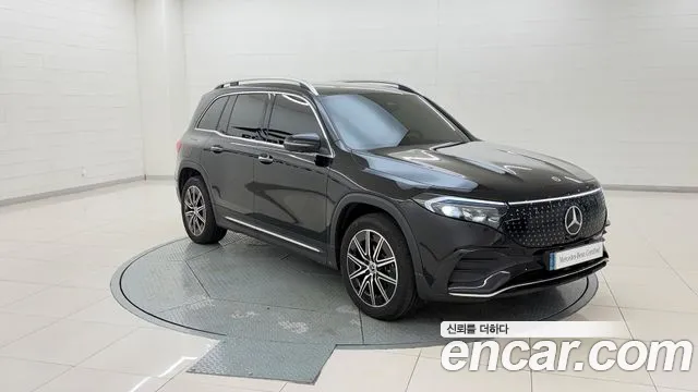 Mercedes-Benz EQB — интерьер