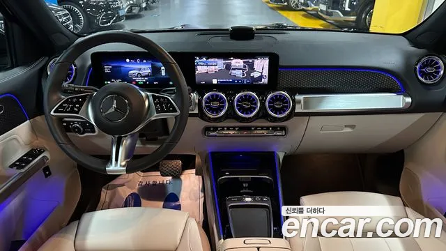 Mercedes-Benz EQB — интерьер