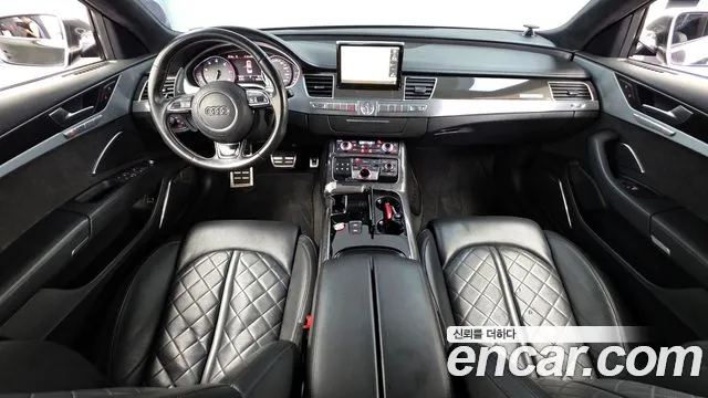 Audi S8 — интерьер
