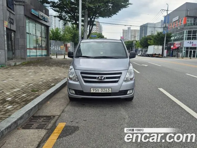 Hyundai Starex