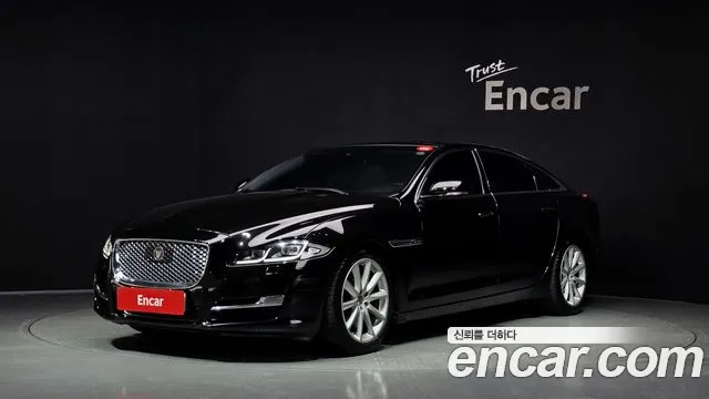 Jaguar XJ