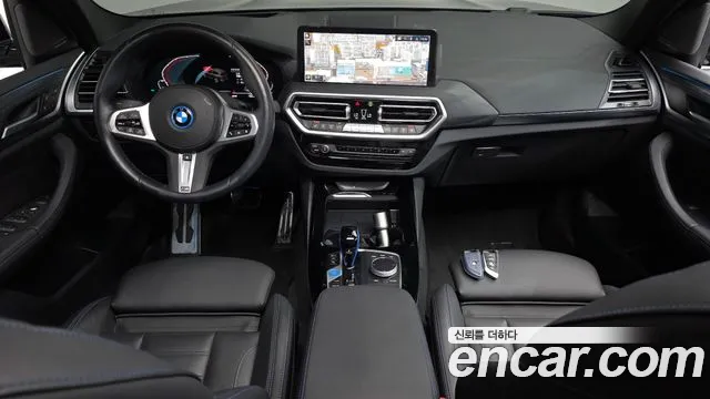 BMW iX3 — интерьер