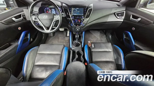 Hyundai Veloster — интерьер