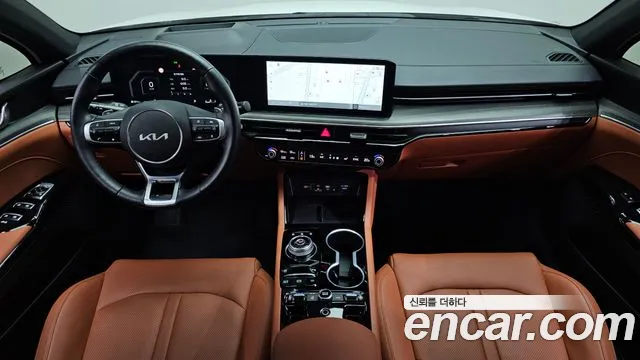 Kia K5 — интерьер