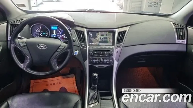 Hyundai Sonata — интерьер