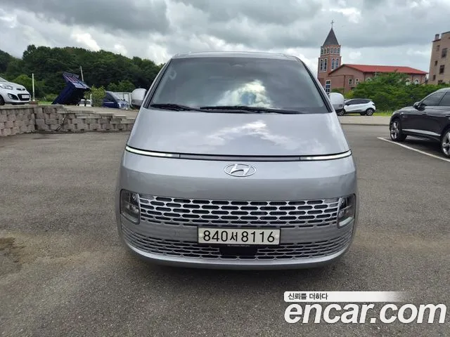 Hyundai Staria