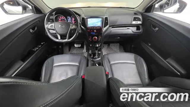 KG Mobility Tivoli — интерьер