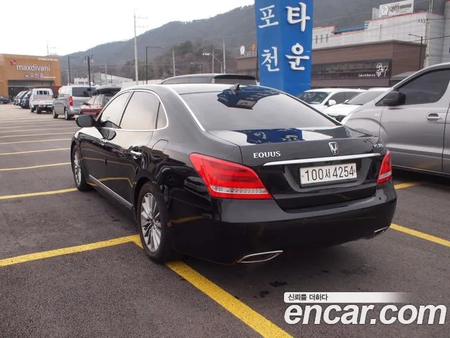 Hyundai Equus