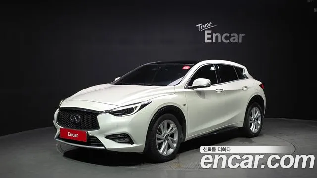 Infiniti Q30