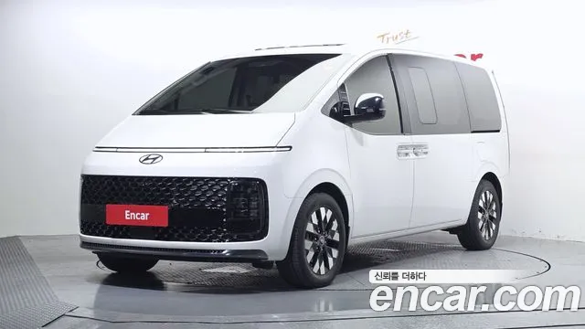 Hyundai Staria