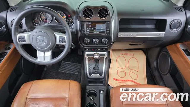 Jeep Compass — интерьер