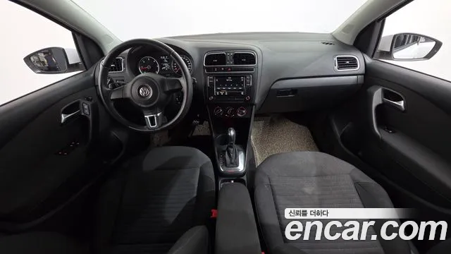 Volkswagen Polo — интерьер
