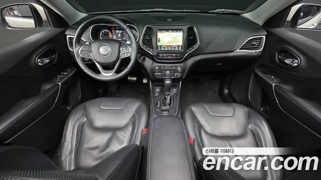 Jeep Cherokee — интерьер