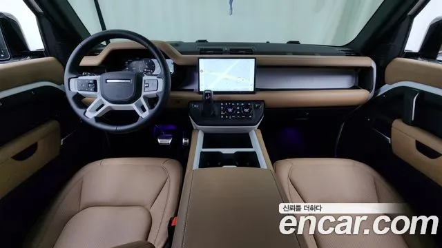 Land Rover Defender — интерьер
