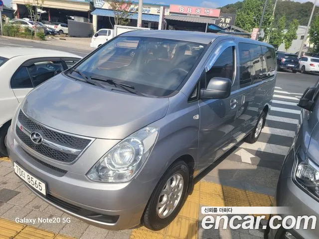 Hyundai Starex