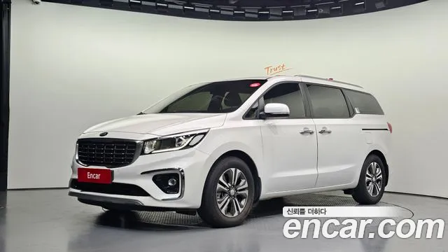 Kia Carnival — экстерьер