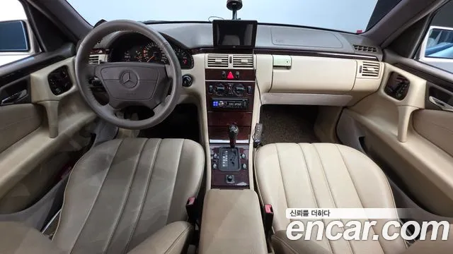 Mercedes-Benz E-класс — интерьер