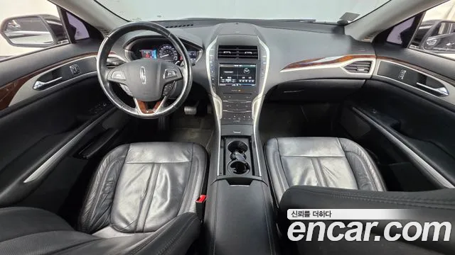 Lincoln MKZ — интерьер